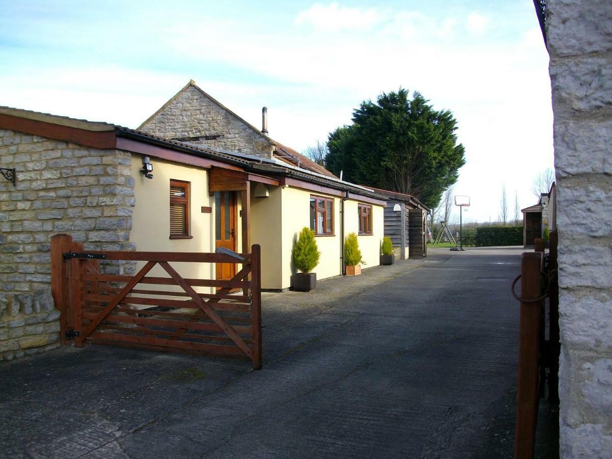 The Barton Annexe Villa Somerton  Buitenkant foto